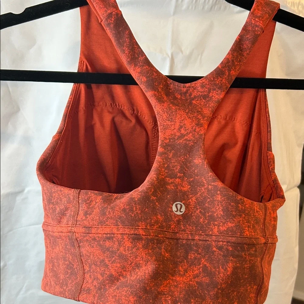 Lululemon EUC Red and Black Patterned Crop Top size 10.